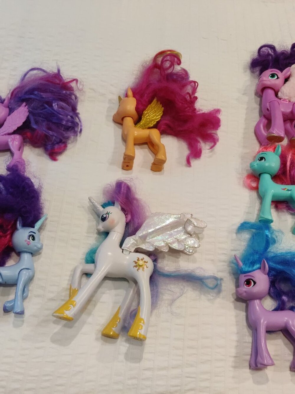 7 full size My Little Ponies with accessories